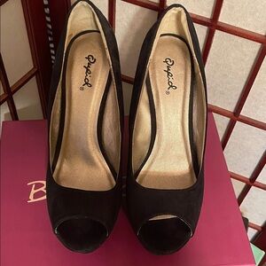 Qupid Classic Black Peep Toe Heels|Size 8 1/2